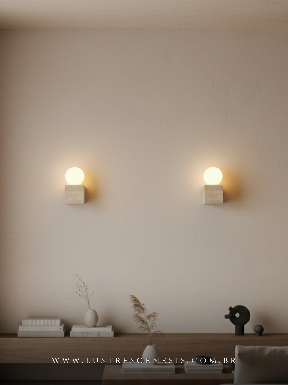 Arandela Grande em Pedra Natural Travertino e Globo G9